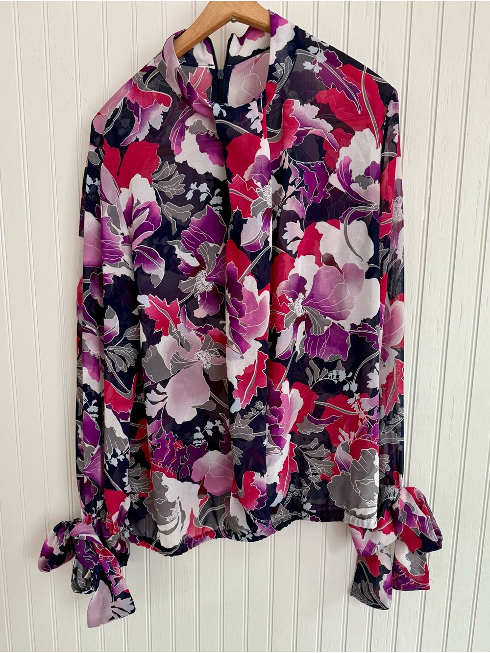 New York & Company Floral Blouse Size Large Bow Sleeves Pink, Purple and Black